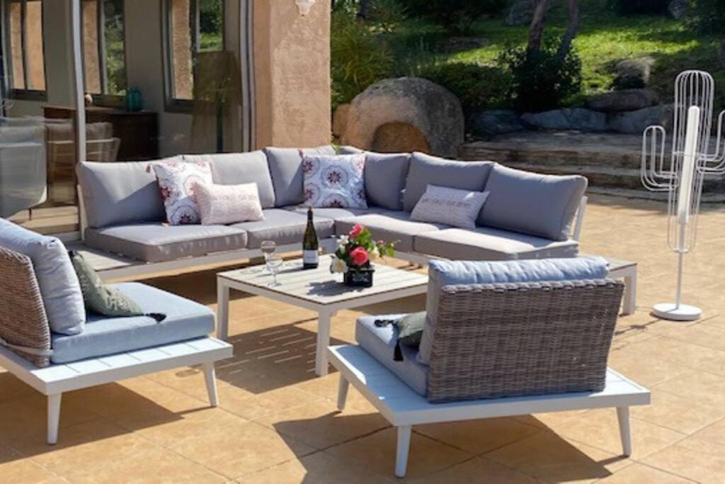Villa 180 M2 Vue Piscine Climatisee Grand Jardin 5000 M2 Cloture Calme *