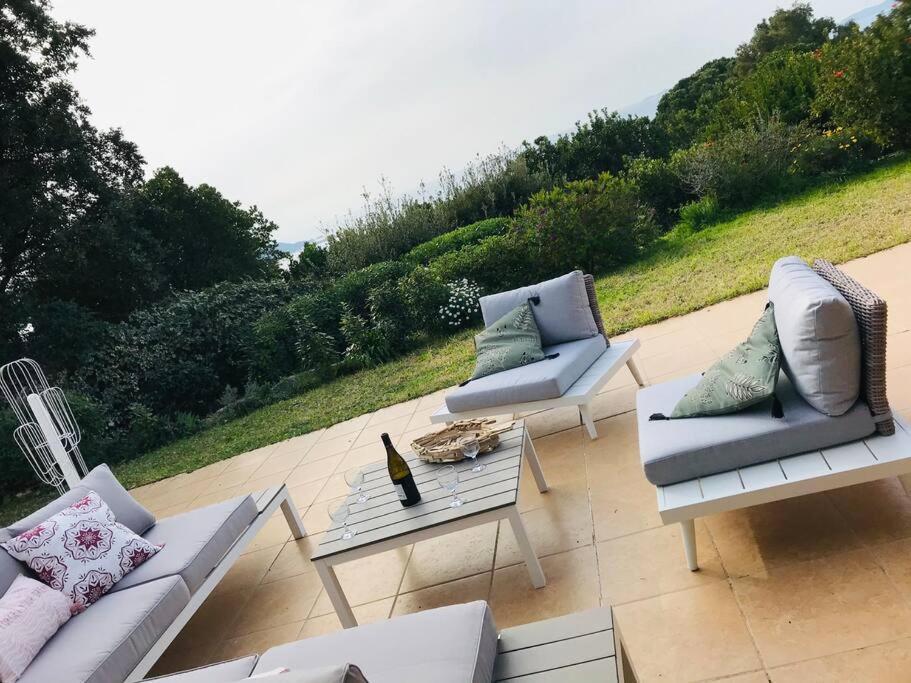 180 M2 Vue Piscine Climatisee Grand Jardin 5000 M2 Cloture Calme Villa *